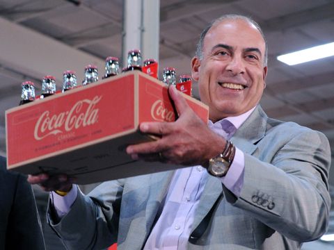 ví dụ về lãnh đạo dân chủ: muhtar kent coca cola