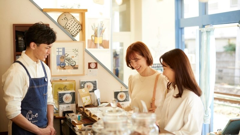 trò chuyện với khách hàng mục tiêu