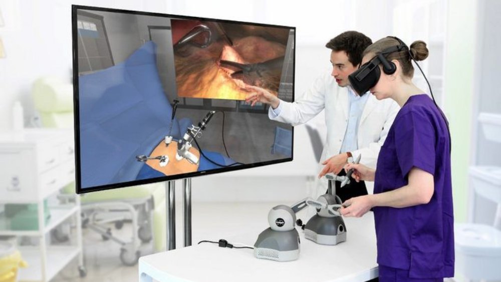 Ứng dụng công nghệ AR VR trong đào tạo sinh viên Y