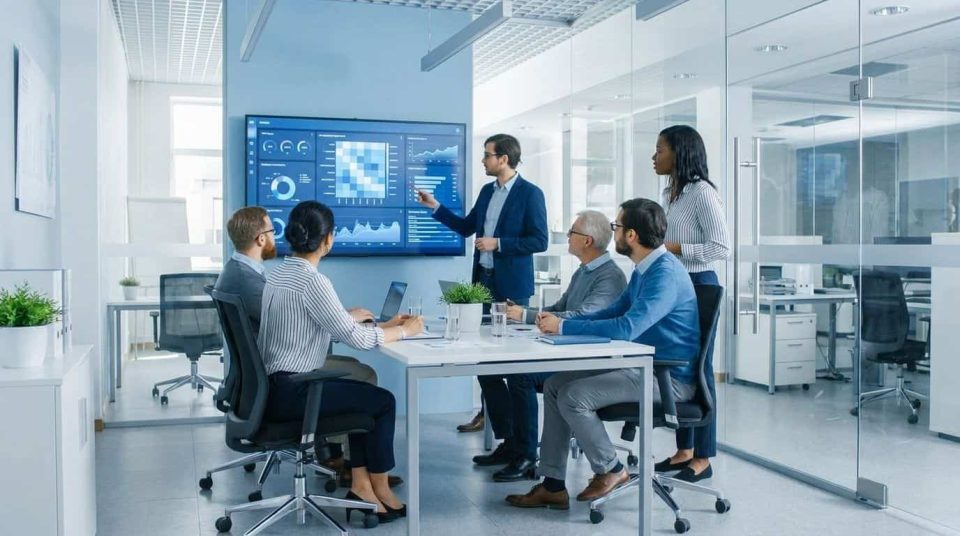 Cách đo lường employee engagement: Phương pháp nâng cao mức độ gắn kết nhân viên